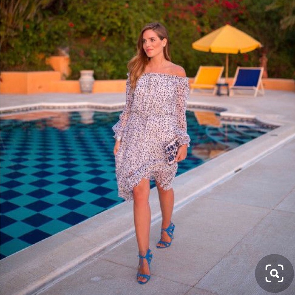 Dress like gal meets glam style